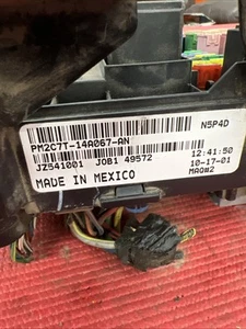 FORD SUPER DUTY EXCURSION F250 F350 FUSE BLOCK 02 2002 PM2C7T-14A067-AN # 6678 - Picture 1 of 3