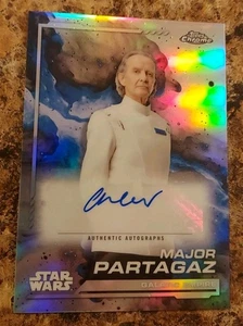 Tarjeta autógrafa 2024 Star Wars Topps cromada Anton Lesser As Major Partagaz  - Imagen 1 de 2