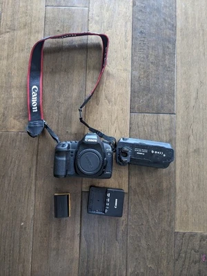 Cámara digital Canon EOS 5D Mark II 21,1 mega píxeles SLR Foto 1 de 4