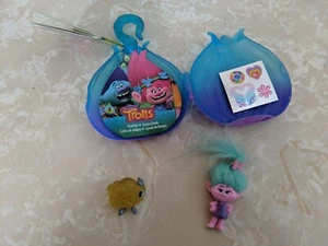 Trolls Series POD PALS Bolso Ciego FIGURA NIÑA GEMELA SATINADA Muñeca ¡Nuevo!! - Imagen 1 de 1