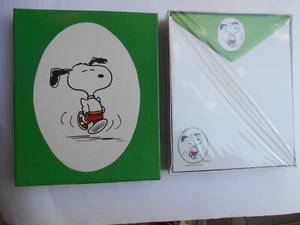 Snoopy scatola carta da lettera vintage Hallmark - sigillata - - Foto 1 di 1