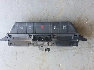 HOLDEN COLORADO RG 2012-2020 CENTRE SWITCH PANEL HAZARD PARK ASSIST - Picture 1 of 3