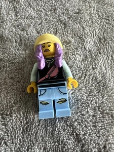 LEGO Hidden Side - Parker L. Jackson Black Top Minifigure - Picture 1 of 3