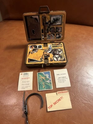 Maletín Kenner Six Million Dollar Man Exploding Oscar Goldman accesorio ¡FUNCIONA! Foto 1 de 4