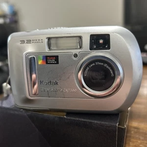 KODAK EASYSHARE CX7300 3.2 MP DIGITAL CAMERA - For Parts - Picture 1 of 10
