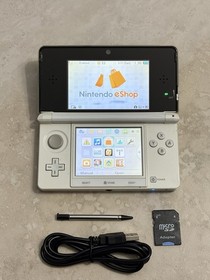 Nintendo 3DS Console White Edition With Charger US SELLER Very Good