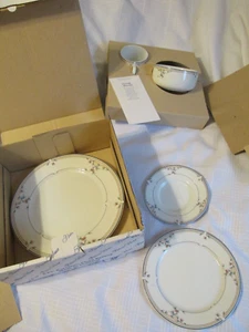 New in Box Princess House 5 Piece Heritage Blossom Place Setting #651 - Picture 1 of 5