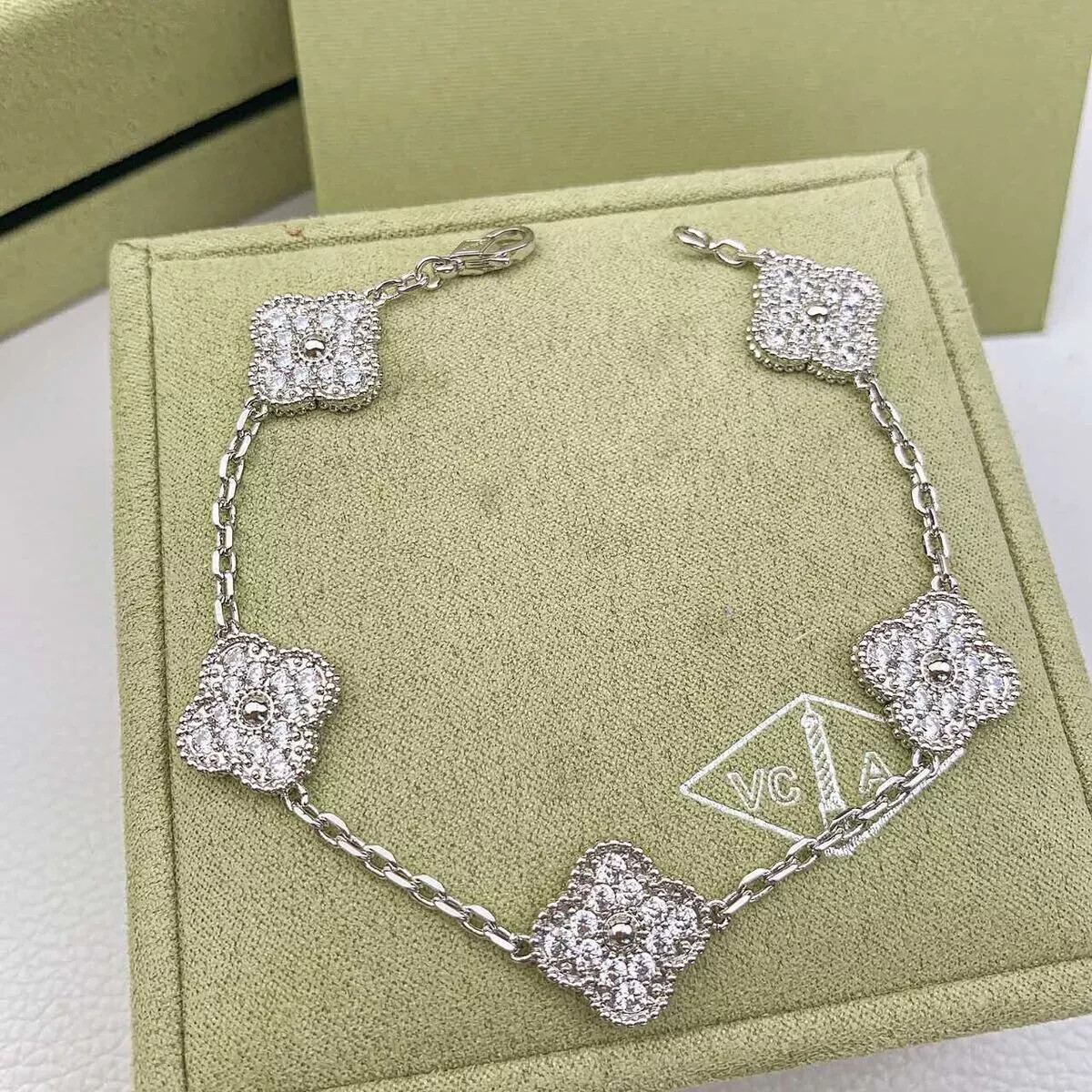 Van Cleef & Arpels without Stone White Gold Fine Bracelets Van Cleef & Arpels without Stone White Gold Fine Bracelets