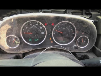 2015 2016 2017 2018 JEEP WRANGLER Speedometer Cluster VIN W 6th Digit Body  - Image 1 of 4