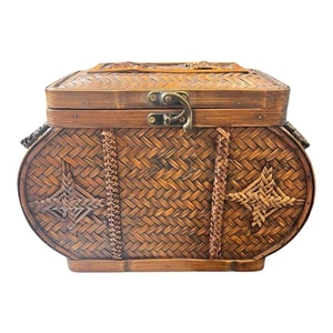 Vintage Woven Wicker Keepsake Basket Brass Hinges Clasp Closure - Picture 1 of 5