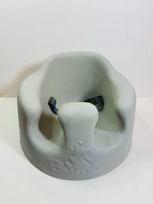 Asiento de piso infantil Bumbo gris frío soporte de espuma suave con arnés de 3 puntos Foto 1 de 3