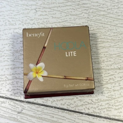 Hoola Lite by Benefit, 0.28 oz Bronzer - Image 1 of 3