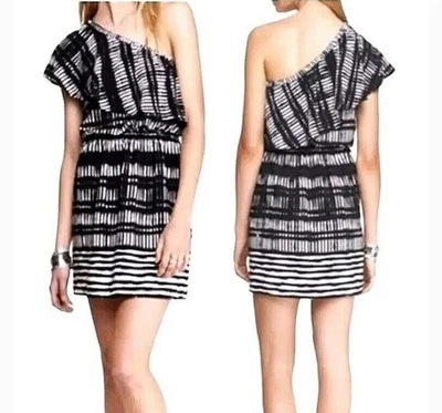 Nuevo con etiquetas Mini Vestido Express Blanco y Negro Un Hombro Volantes Para Mujer Talla Pequeña Foto 1 de 4