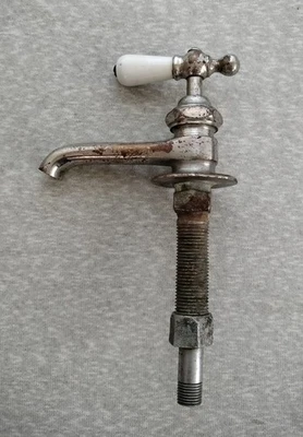 ANTIGUO GRIFO DE AGUA ATLAS VINTAGE MANGO DE PORCELANA FRÍO Foto 1 de 4