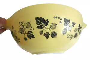 Splendida ciotola di miscelazione vintage Pyrex giallo uva spina # 444 con manici Cenerentola - Foto 1 di 10