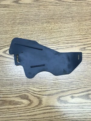 PEÇA DE BORRACHA PROTETORA TÉRMICA TANQUE RESERVA HONDA CBR600 F4 1999-2000 # 19104-MBW-000 - Imagem 1 de 2