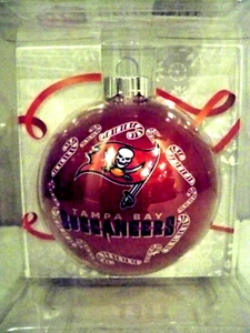 NFL Tampa Bay Buccaneers Round Glass Hanging Christmas Ornament - Picture 1 of 1