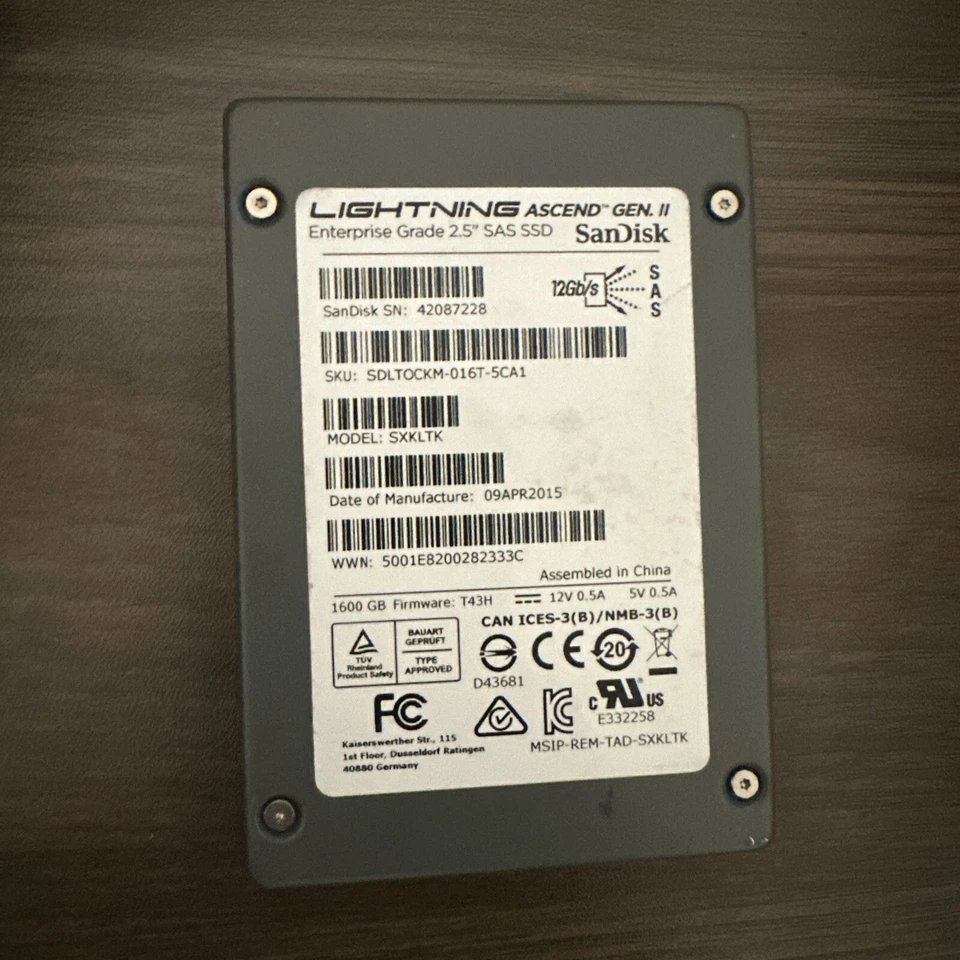 Sandisk 1.6TB 12Gbps 2.5" SAS SSD SDLTOCKM-016T-SCA1 SXKLTK - Image 1 of 1