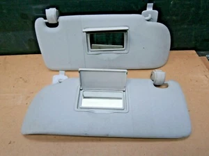 RENAULT ESPACE 2004 PAIR OF SUN VISORS WITH 2 MIRRORS AND CLIPS - Picture 1 of 1