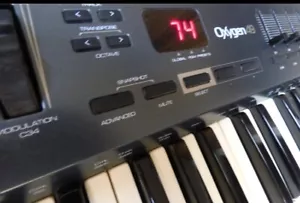 M-Audio OXYGEN 49 Key USB MIDI Electronic Keyboard Controller 3rd Gen w/ Cable - Picture 1 of 15