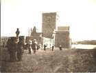 Ecosse, île Iona, ruines de la cathédrale et ses visiteurs Vintage print,  Tir