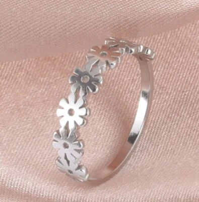 Anillo margarita de acero inoxidable Foto 1 de 2