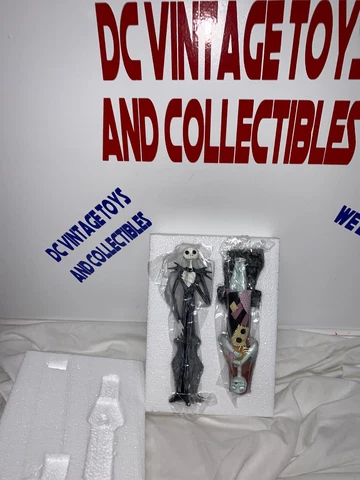 NECA Nightmare Before Christmas Jack & Sally Skellington Resin Figurines NIB Cover