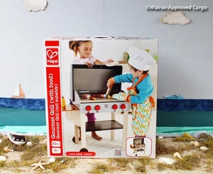 ANTHROPOLOGIE GRIGLIA GOURMET CON FOOD PLAY SET -NUOVO CON SCATOLA- SERVIRE GUSTOSA FANTASIA! - Foto 1 di 15