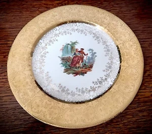 Collector Plate 22 Karat Warranted Royal China - 10” Diameter (2) - Picture 1 of 4