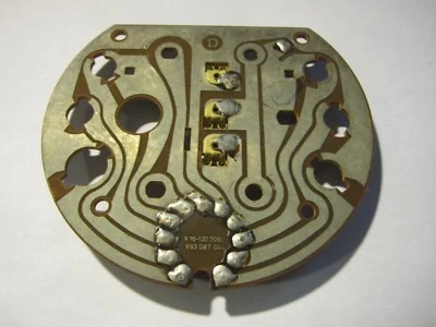 PLACA DE CIRCUITO IMPRESO OPEL MANTA 1900 SEDAN WAGON 1971-75 EN PANEL DE CALIBRE   Foto 1 de 2