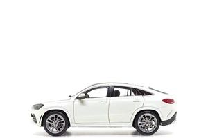iScale 1:18 Mercedes-Benz GLE Coupe in Designo Diamond Bright White (Dealer) - Picture 1 of 12
