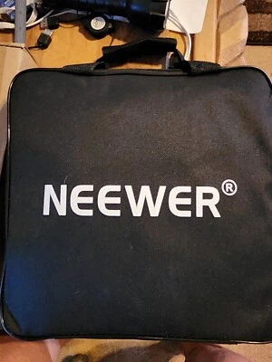 NEEWER SMART METAL LED LIGHT 1 Light. With POWER cord. - Image 1 of 4