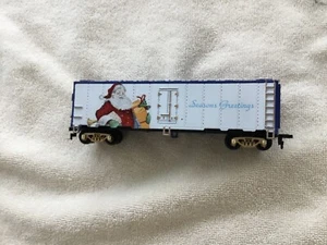 HO SCALE CHRISTMAS CAR 🌲☃️🎅🏼 - Picture 1 of 9