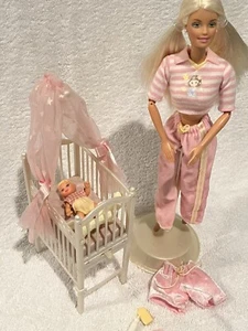 Vintage BARBIE Doll 2000 Krissy Bedtime Baby With Canopy CRIB NURSERY PLAYSET - Picture 1 of 5