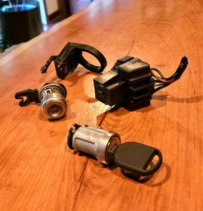 ⚡ 2004-2008 Ford F150 Key Ignition Cylinder Immobilizer Switch & Door Lock OEM - Picture 1 of 3