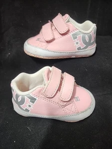 DC Girls Court Graffik Skate Shoe Size 2 Toddler White Grey Pink - Picture 1 of 7