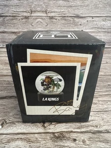 🔥 2023 LA Kings Bailey the Lion Mini Snow Globe NHL Holiday Game No Box 🔥 - Picture 1 of 4