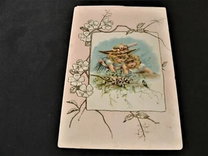 Tarjeta de canje Victorian Efemera - Niñas y ruiseñores, flores - siglo 1800. - Imagen 1 de 2