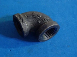 1/2" BLACK 90 DEGREE ELBOW - Picture 1 of 3