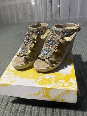 Rubor Yellowbox Shanghai talla 8 cuñas con joyas Foto 1 de 4