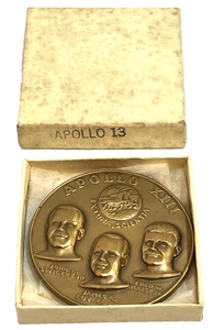 Vintage APOLLO XIII 13 Bronze Medallion NASA Astronauts - Picture 1 of 13