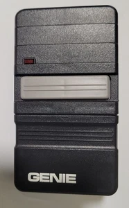 Genie GT90-1 schwarz 1-Tasten Garagentoröffner Fernbedienung mit Visierclip - Bild 1 von 11