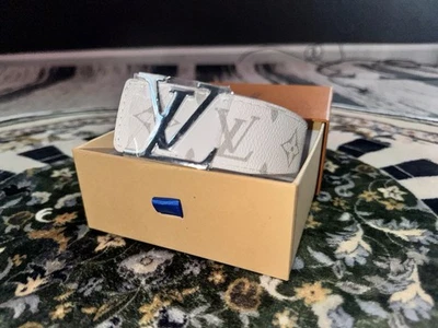 Cinturón Hombre Diseñador Louis Vuitton, Blanco, Hebilla Plateada, Talla 42 EU Foto 1 de 4