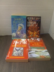 4 Women's Female Mystery Assorted Titles Paperback Book Lot - Imagen 1 de 4