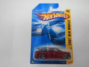 Hot Wheels 2007 NEW MODELS Chevy Silverado Red - Picture 1 of 4