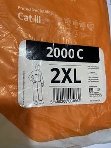 DUPONT Tychem 2000 C 2XL - Picture 1 of 5