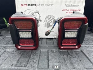 LED Tail Lights OE Pair 68338384AH 68338385AH 20-25 Jeep Gladiator OEM Factory  - Picture 1 of 22