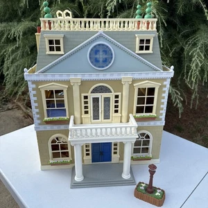 Sylvanian Families Grand Hotel Calico Critters Cloverleaf Manor House Vintage - Picture 1 of 24