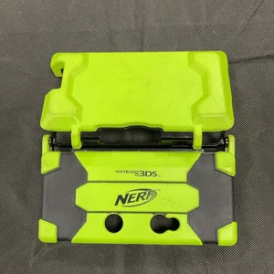 Nintendo 3DS Nerf Armor Case Green Used FREE SHIPPING - Picture 1 of 2