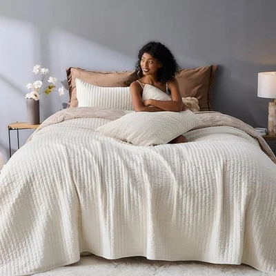  White Velvet Quilt Size Bedding Set, Luxurious Bedspread Stitched King Cream - Image 1 of 4